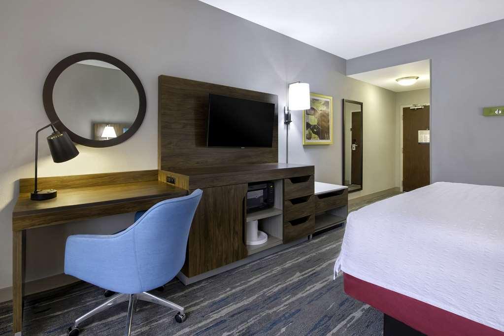 Hampton Inn & Suites Jackson Room photo